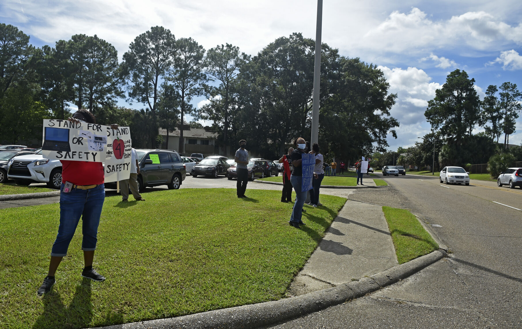 BR.schooldelay.072320 HS 448.JPG